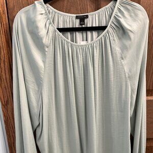 Ann Taylor Mint Green blouse, size large, NWT
